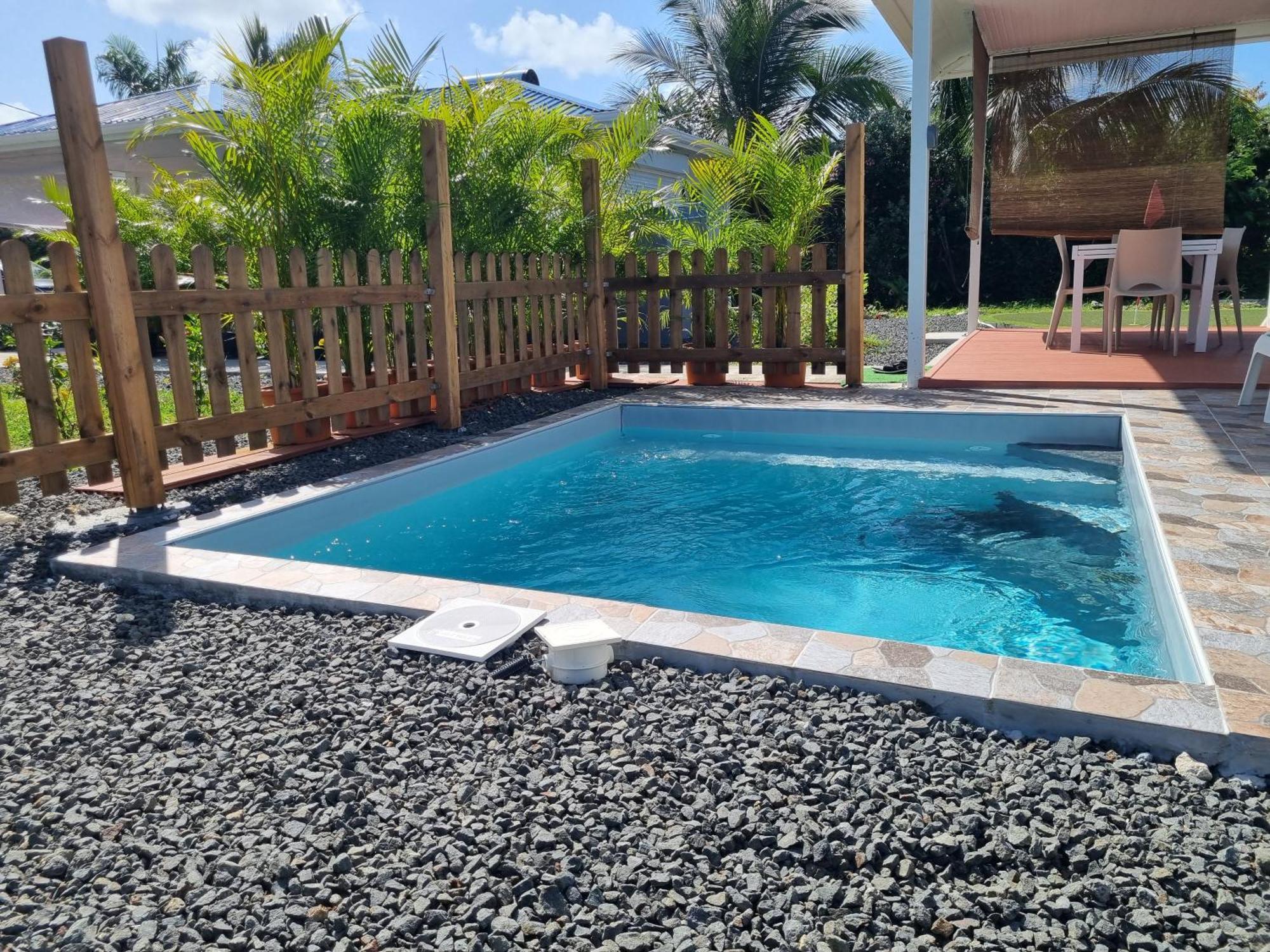 Domaine "Alize Sainte-Marthe" - Ideal Couple & Famille - Piscine Privee - Clim - Mini Green De Golf - Wifi Hd - Calme - 5Min St-Francois Centre - Draps & Serviettes Fournies Exterior foto