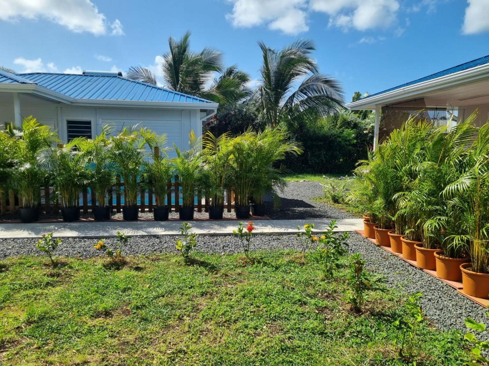 Domaine "Alize Sainte-Marthe" - Ideal Couple & Famille - Piscine Privee - Clim - Mini Green De Golf - Wifi Hd - Calme - 5Min St-Francois Centre - Draps & Serviettes Fournies Exterior foto